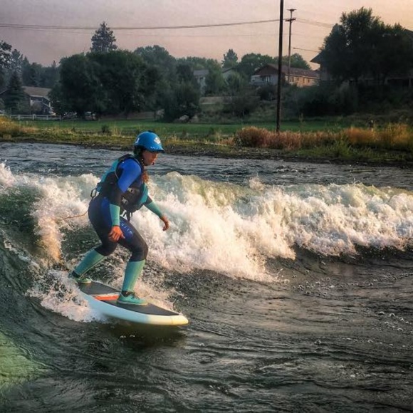 Meet your Posher, Nadia - Picture 3 of 5